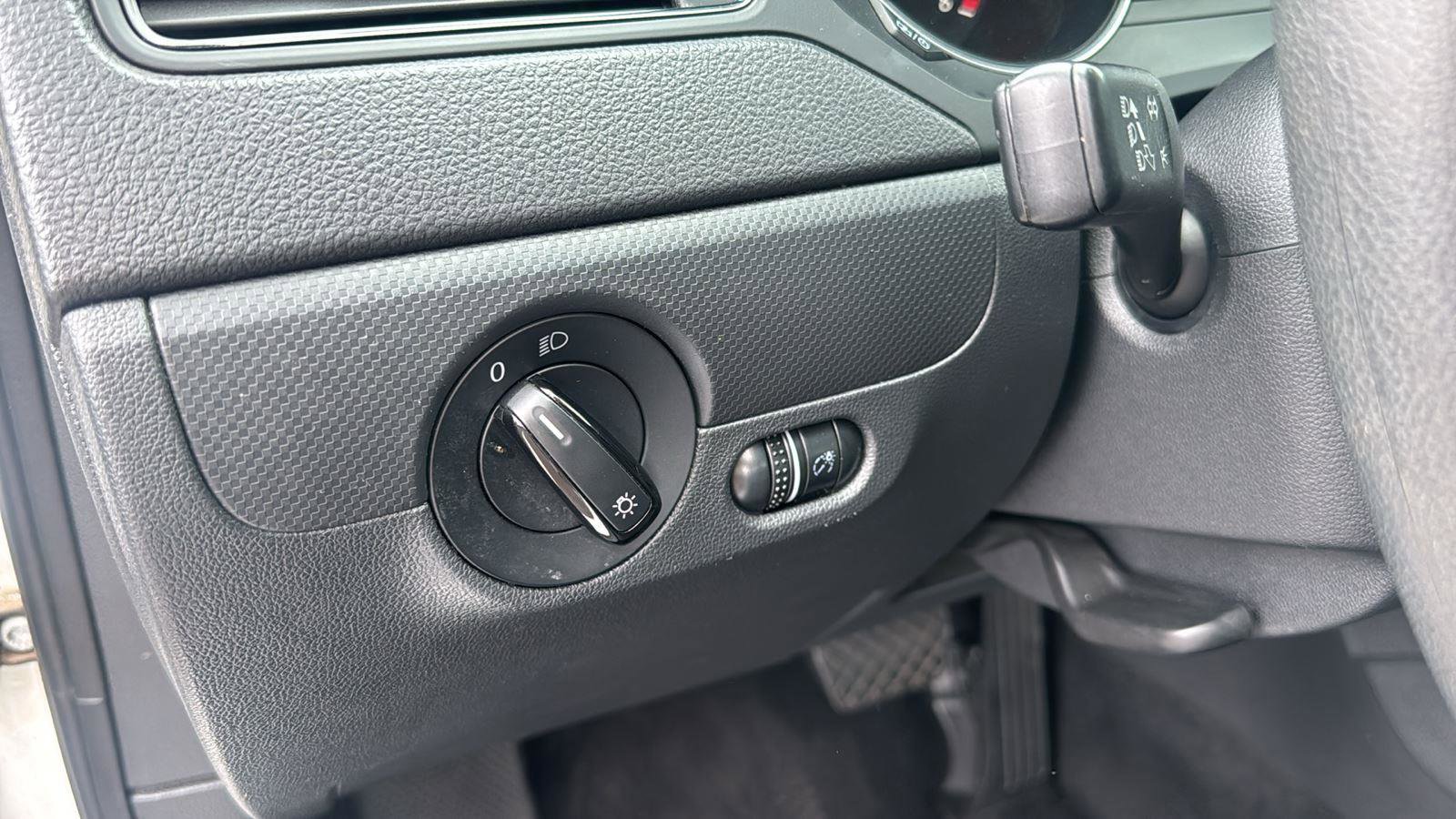 Used 2015 Volkswagen Jetta S image 9