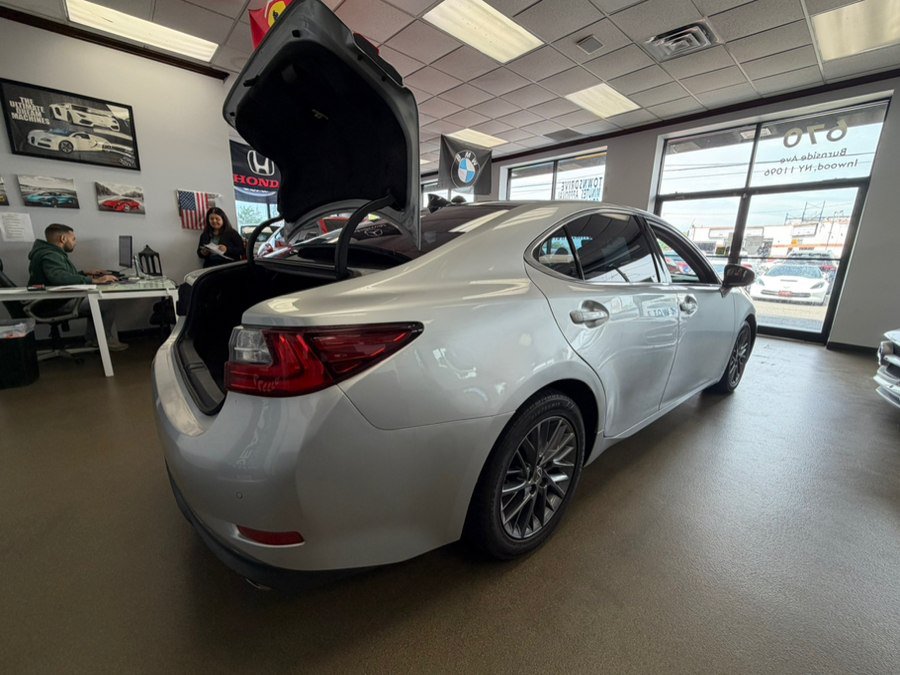 Used 2018 Lexus ES 350 w/ Navigation System Package FWD image 18