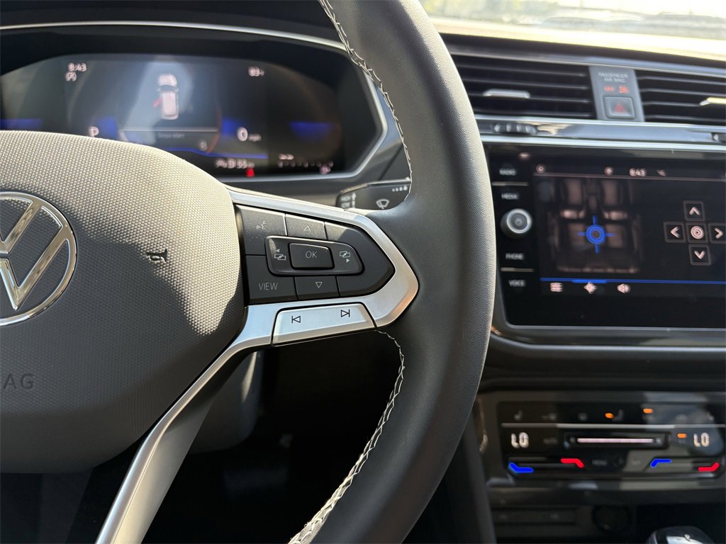 Certified 2024 Volkswagen Tiguan SE image 17