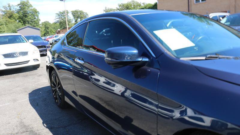 Used 2017 Honda Accord EX image 3