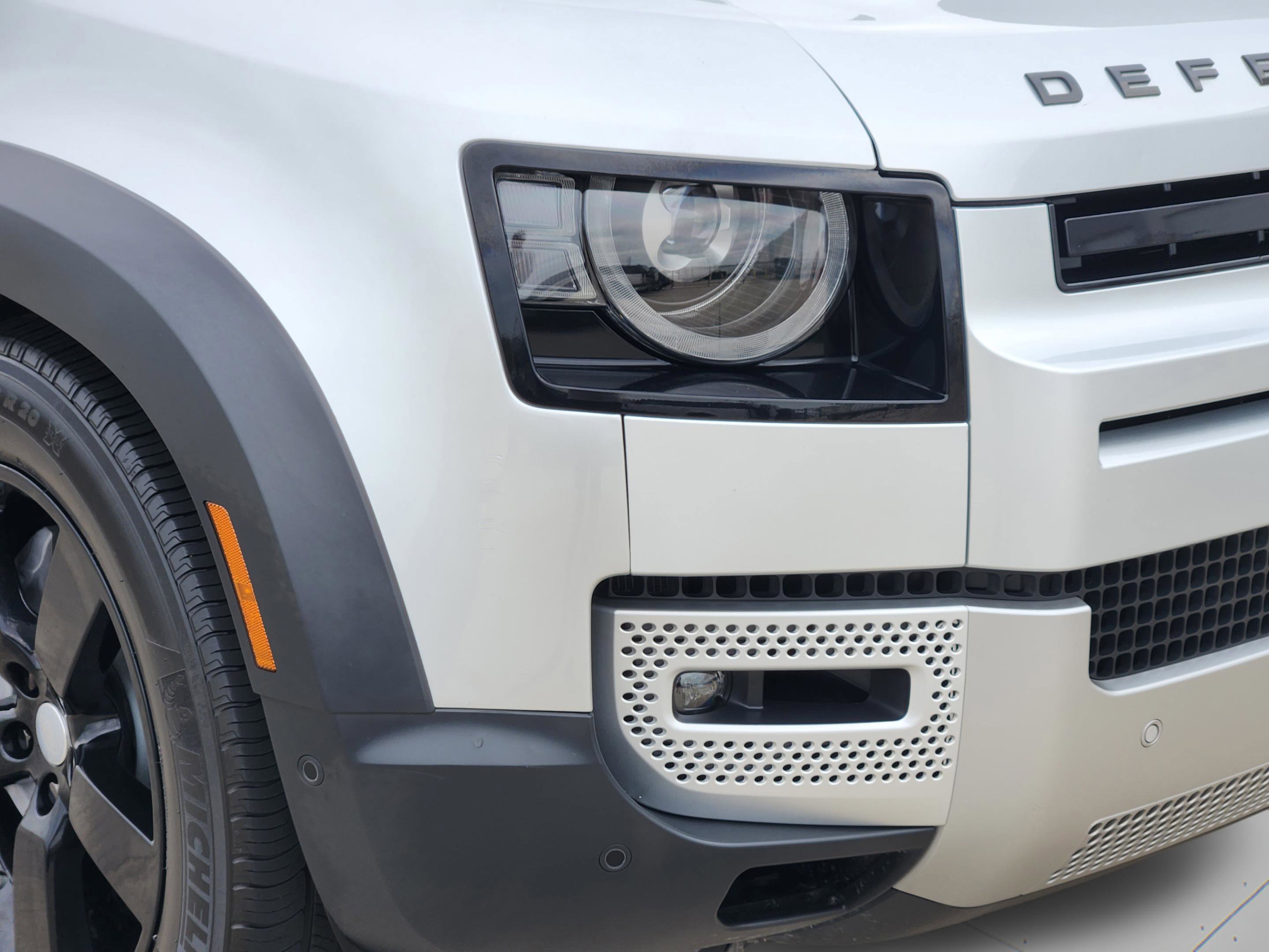 Used 2020 Land Rover Defender 110 First Edition AWD/4WD image 7