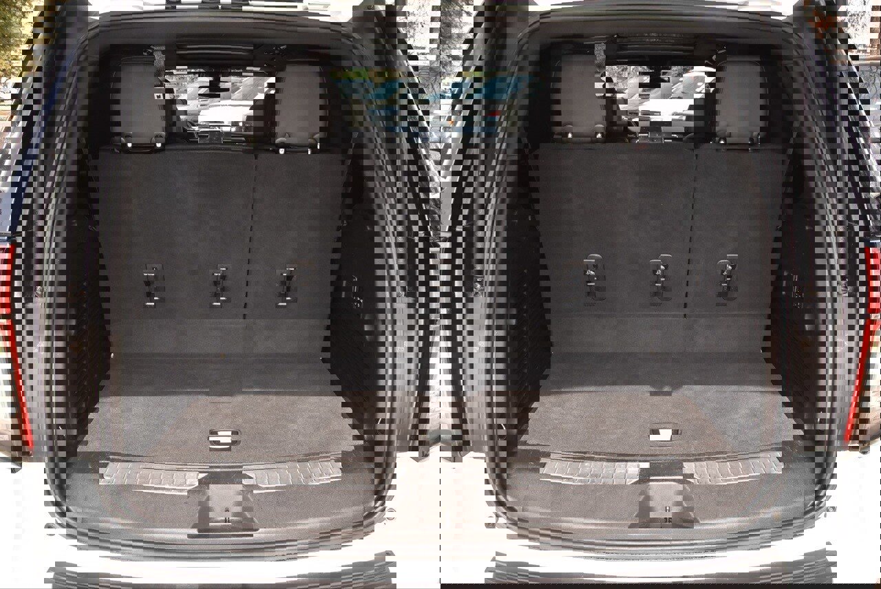 Used 2021 Chevrolet Tahoe RST w/ Luxury Package image 39