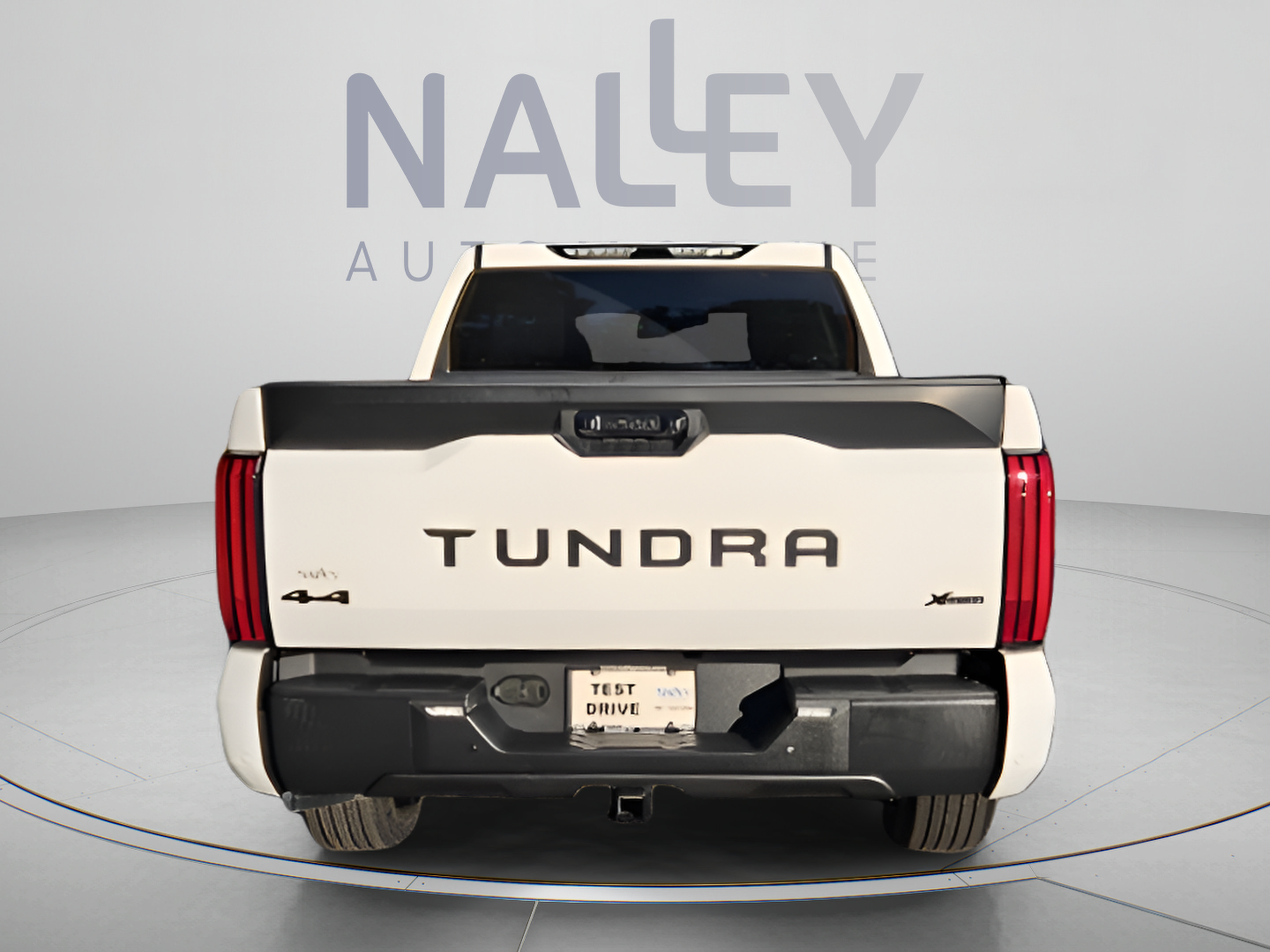 Used 2023 Toyota Tundra SR5 w/ SR5 Convenience Package AWD/4WD image 4