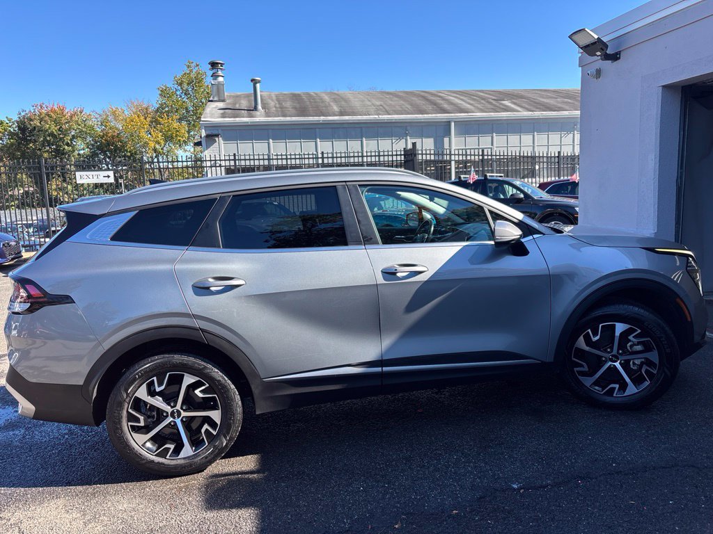 Used 2024 Kia Sportage EX AWD/4WD image 7