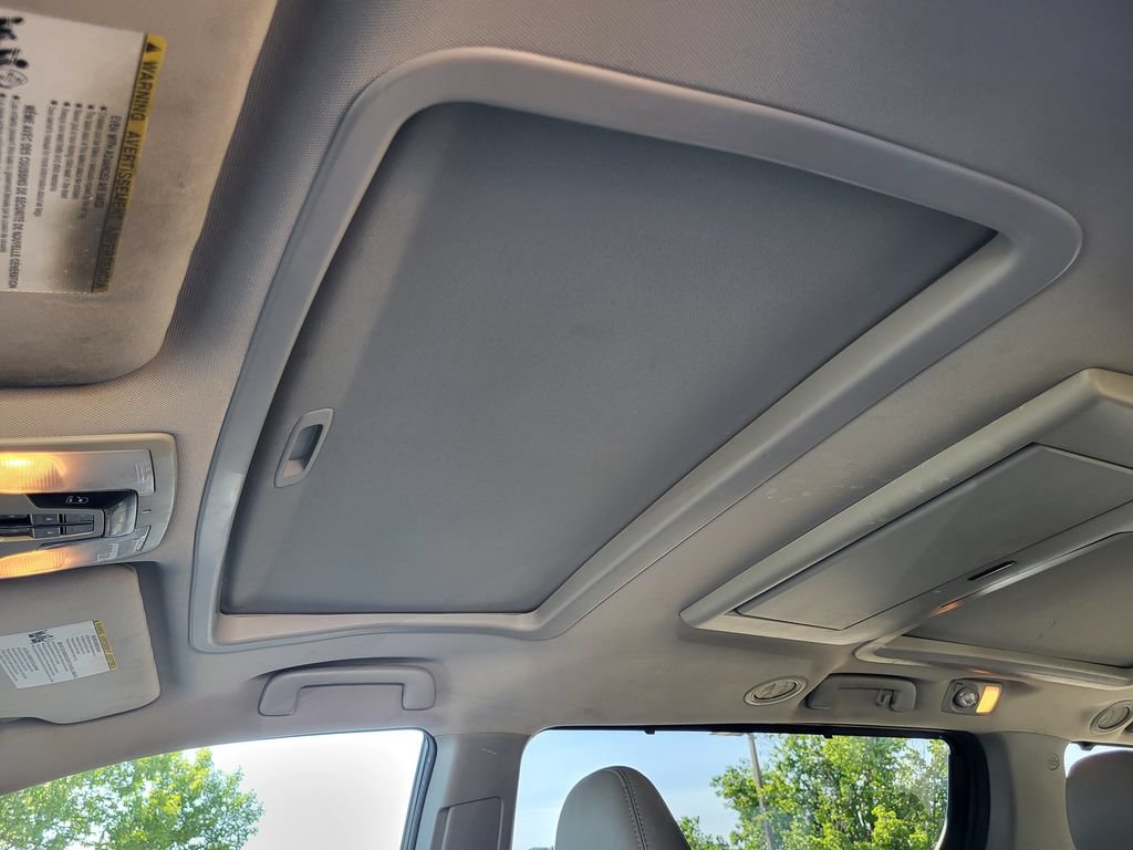 Used 2017 Toyota Sienna Limited Premium FWD image 12