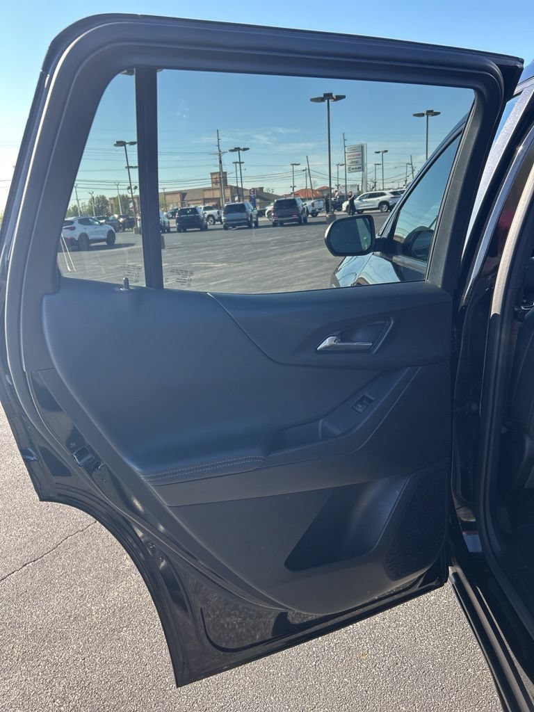Used 2025 Chevrolet Equinox LT w/ Convenience Package II FWD image 49