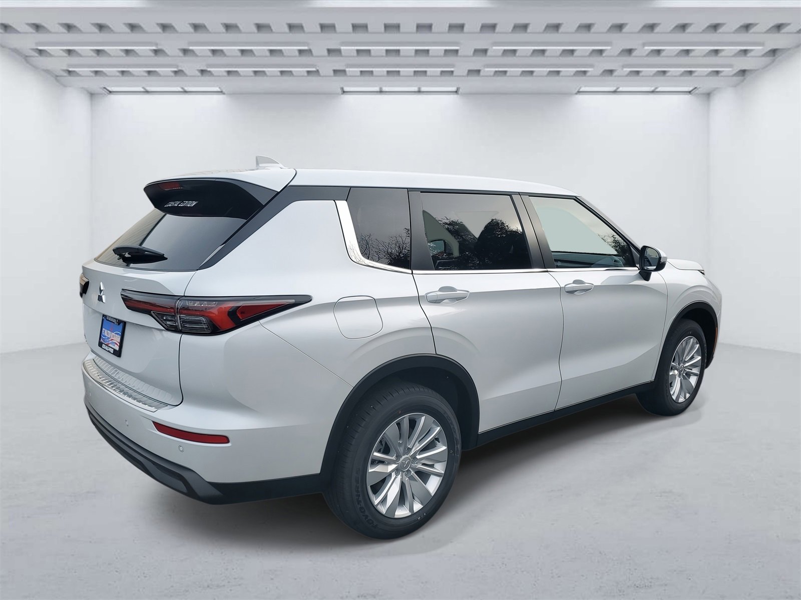 New 2026 Mitsubishi Outlander ES image 4