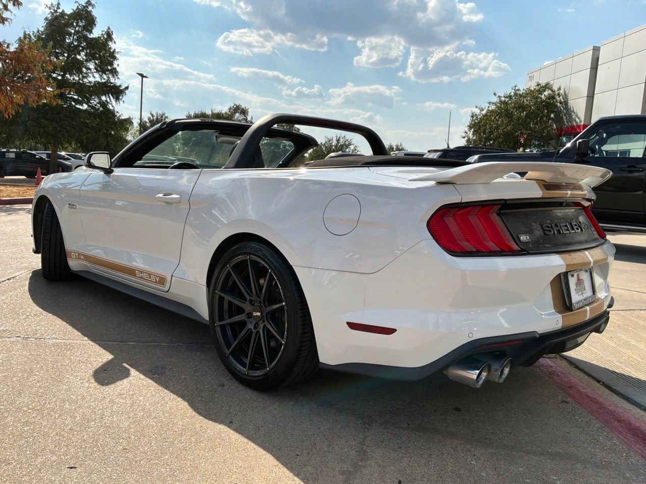 Used 2022 Ford Mustang GT Premium w/ GT Performance Package RWD image 14