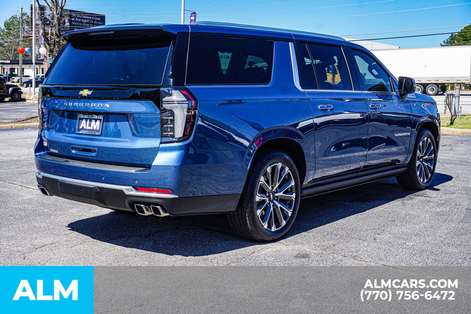 Used 2025 Chevrolet Suburban High Country AWD/4WD image 6