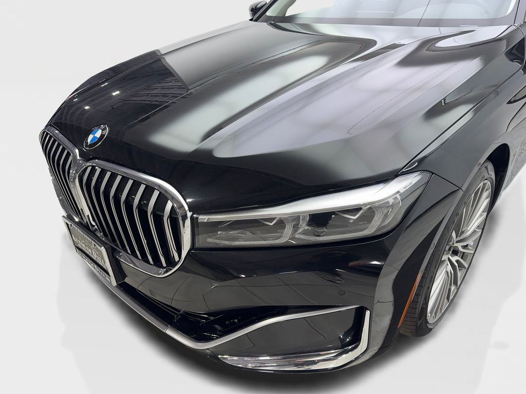 Used 2022 BMW 740i image 16