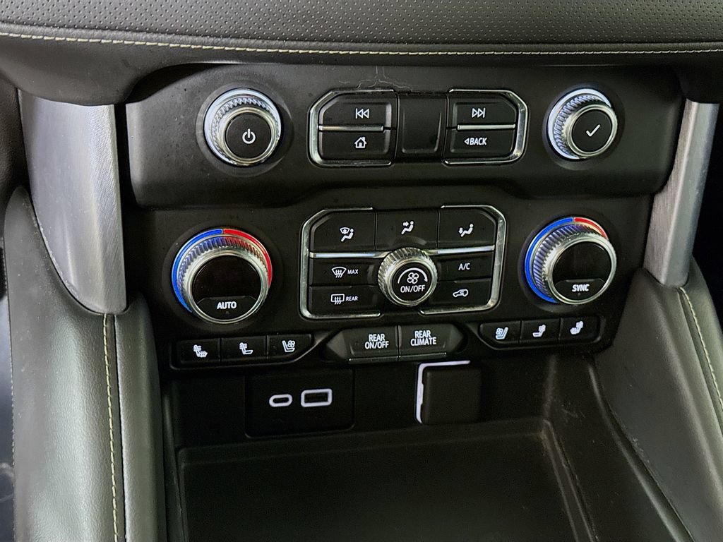 Used 2021 GMC Yukon SLT AWD/4WD image 7