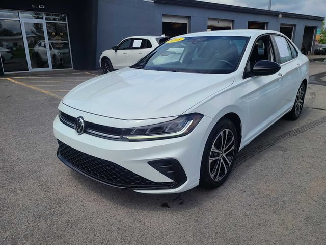 Used 2025 Volkswagen Jetta Sport FWD image 1