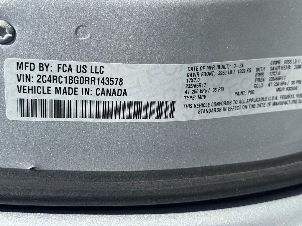 Used 2024 Chrysler Pacifica Touring-L image 19