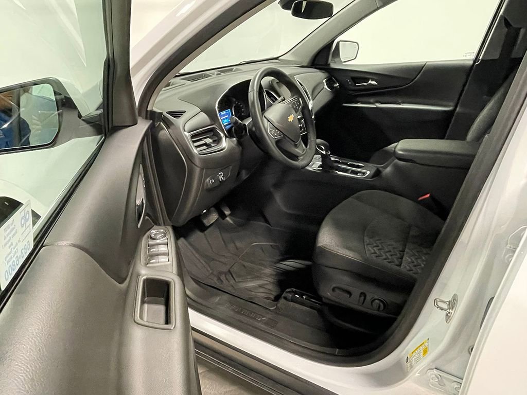 Used 2024 Chevrolet Equinox LT AWD/4WD image 3