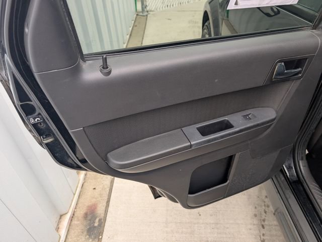 Used 2010 Ford Escape Limited AWD/4WD image 16