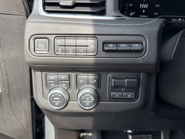 Used 2023 GMC Yukon Denali Ultimate image 31