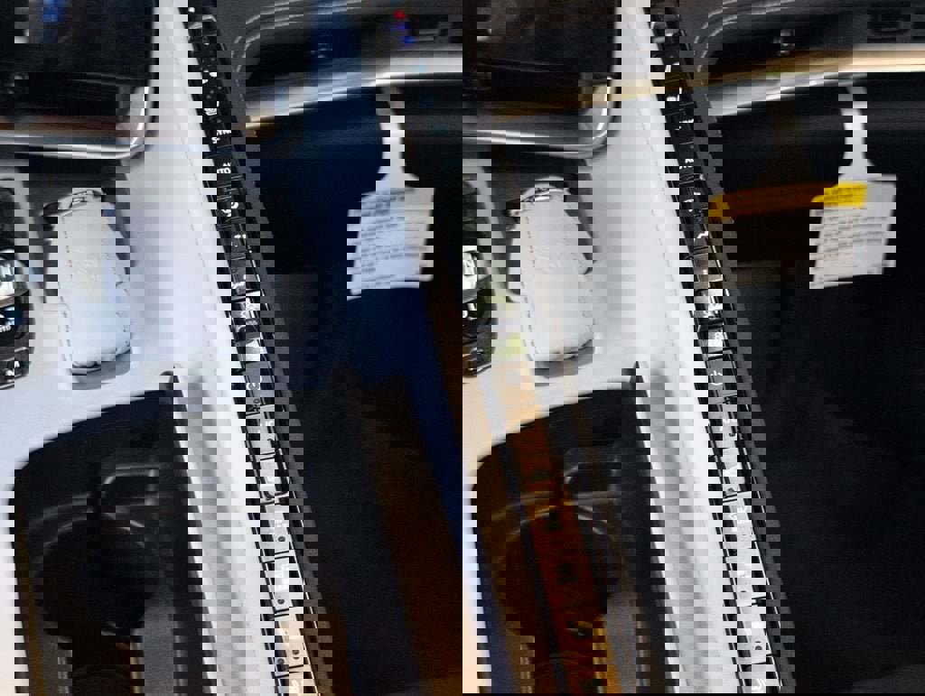 Used 2025 Chevrolet Corvette Stingray Preferred Cpe w/ 2LT image 18