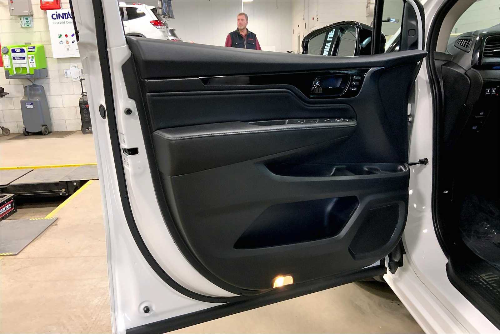 Used 2026 Honda Odyssey Elite image 21