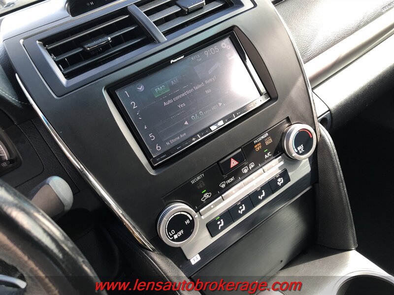 Used 2014 Toyota Camry SE FWD image 13