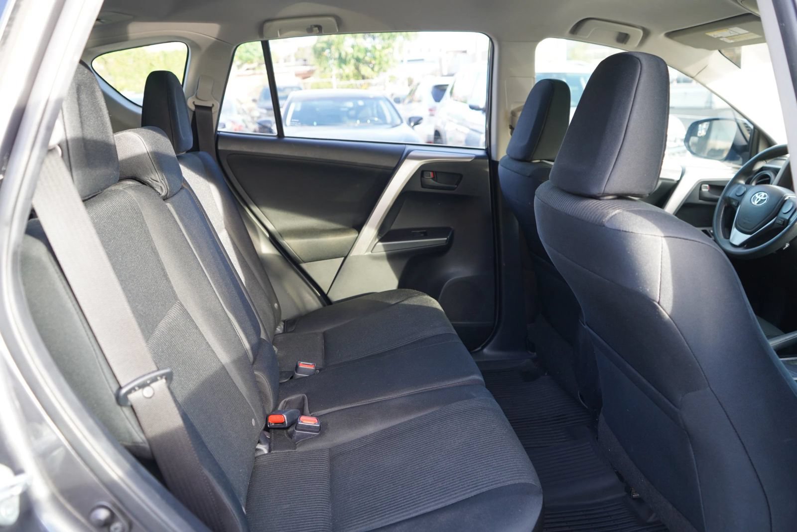 Used 2016 Toyota RAV4 LE FWD image 18