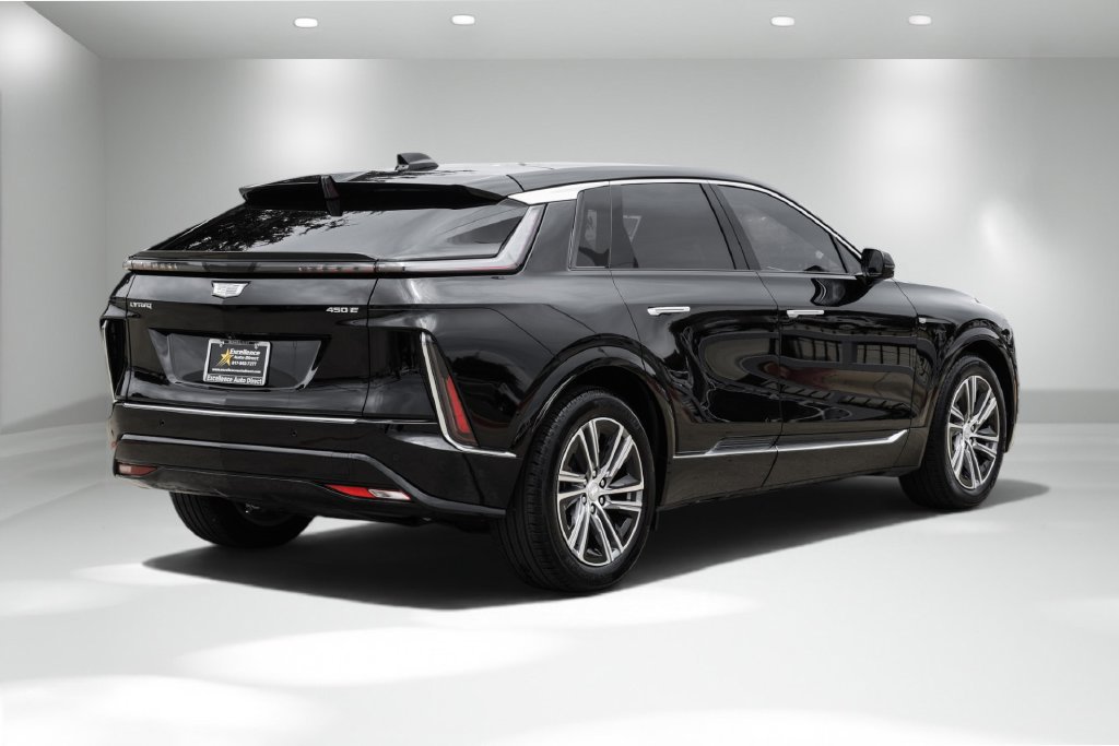 Used 2024 Cadillac Lyriq Luxury RWD image 6