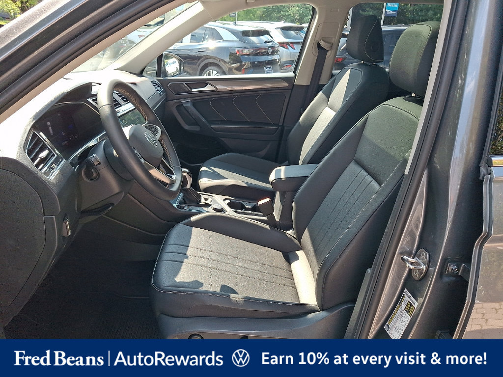 Certified 2023 Volkswagen Tiguan SE w/ Panoramic Sunroof Package AWD/4WD image 20