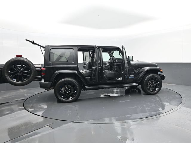 Used 2023 Jeep Wrangler Unlimited Sahara w/ Cold Weather Group AWD/4WD image 32