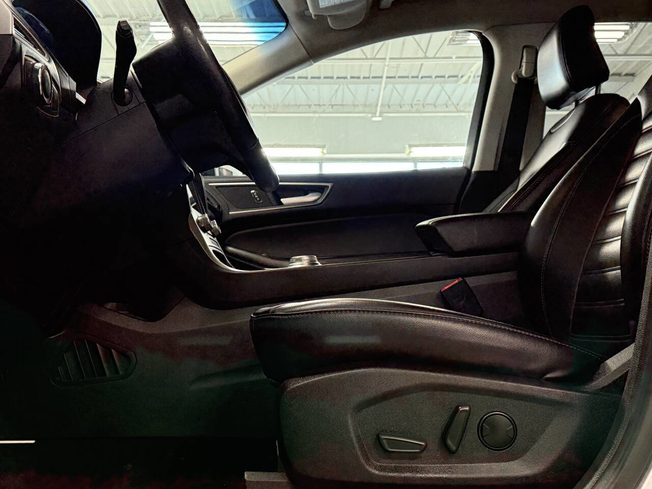 Used 2022 Ford Edge SEL image 7