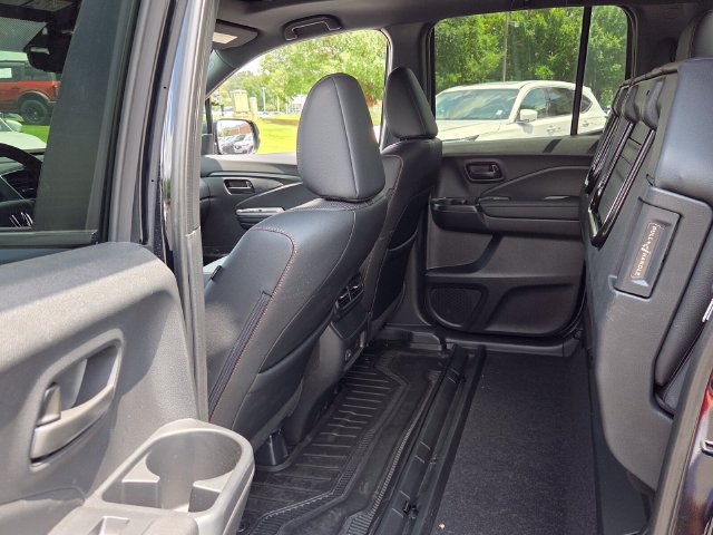 Used 2025 Honda Ridgeline TrailSport image 9