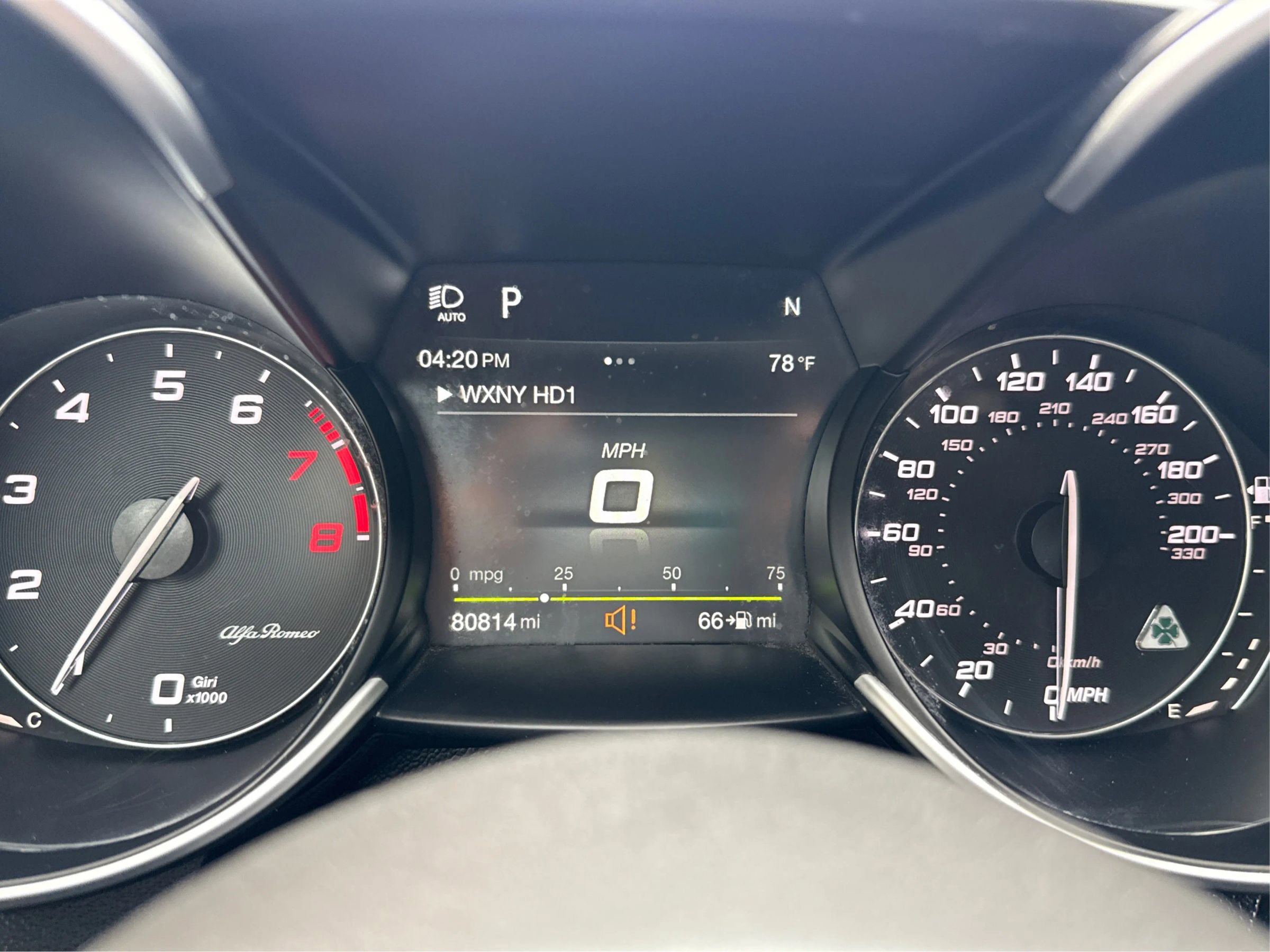 Used 2018 Alfa Romeo Giulia Quadrifoglio w/ Driver Assist Dynamic Package RWD image 17