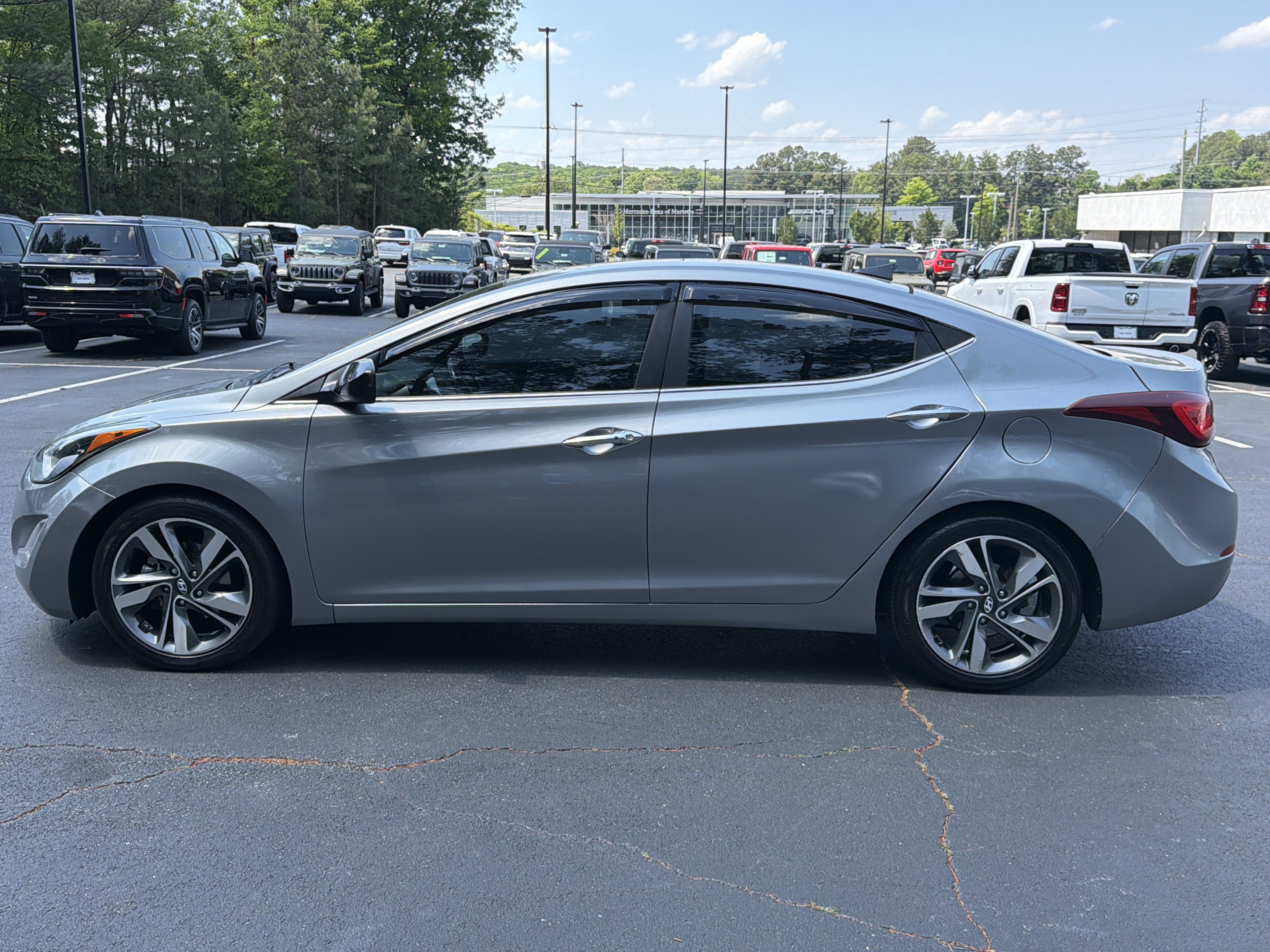 Used 2014 Hyundai Elantra Limited w/ Option Group 03 FWD image 4