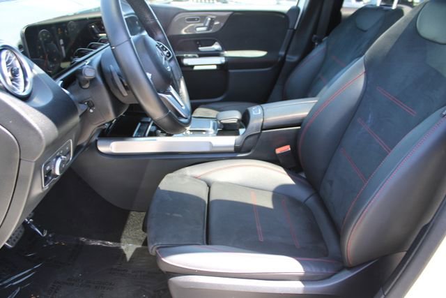 Used 2023 Mercedes-Benz GLB 250 image 33