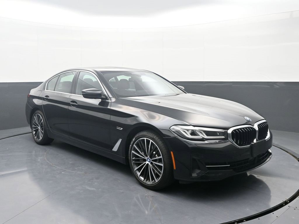 Used 2023 BMW 530e xDrive w/ Executive Package image 3