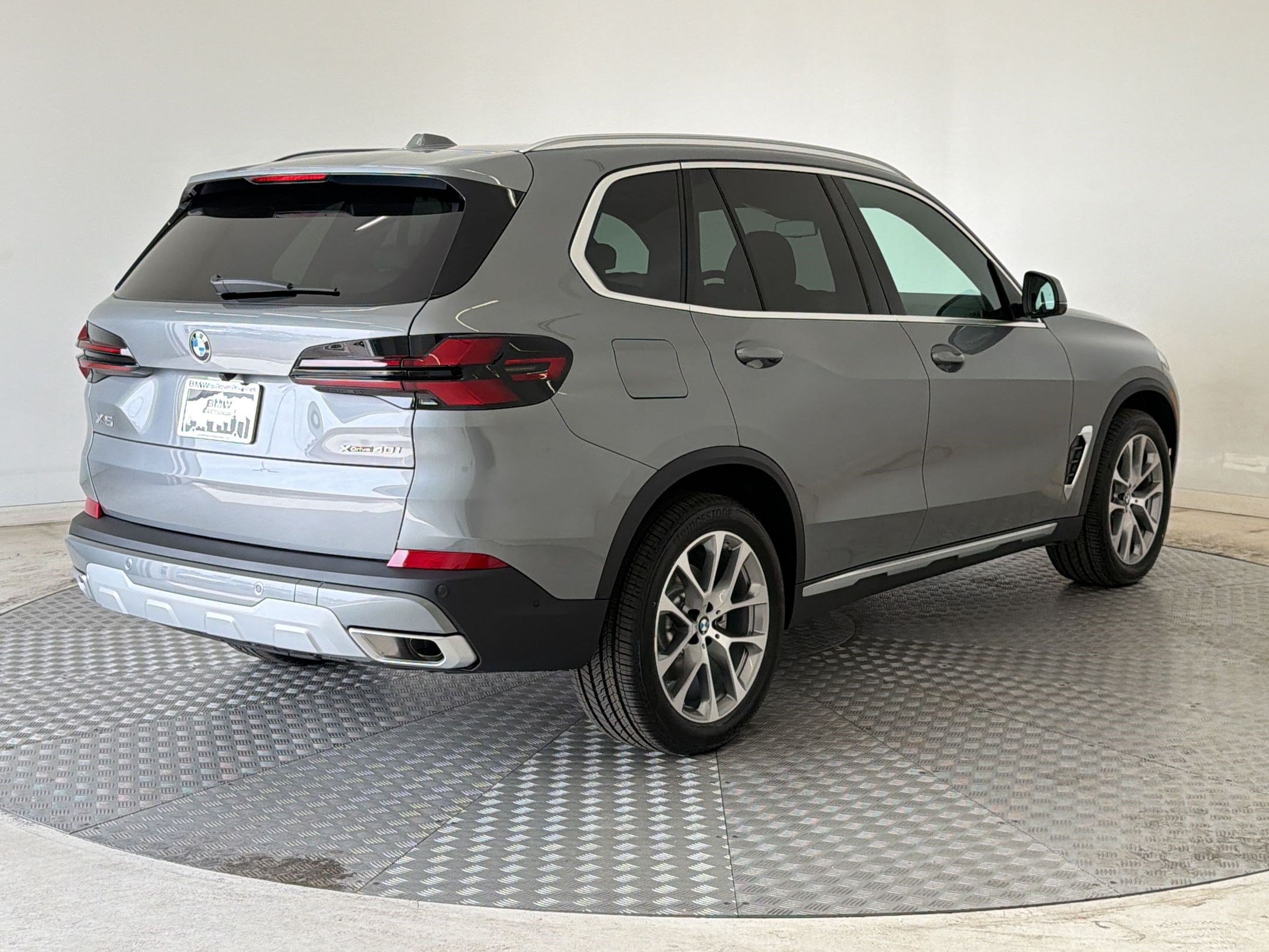 New 2026 BMW X5 xDrive40i w/ Premium Package AWD/4WD image 9