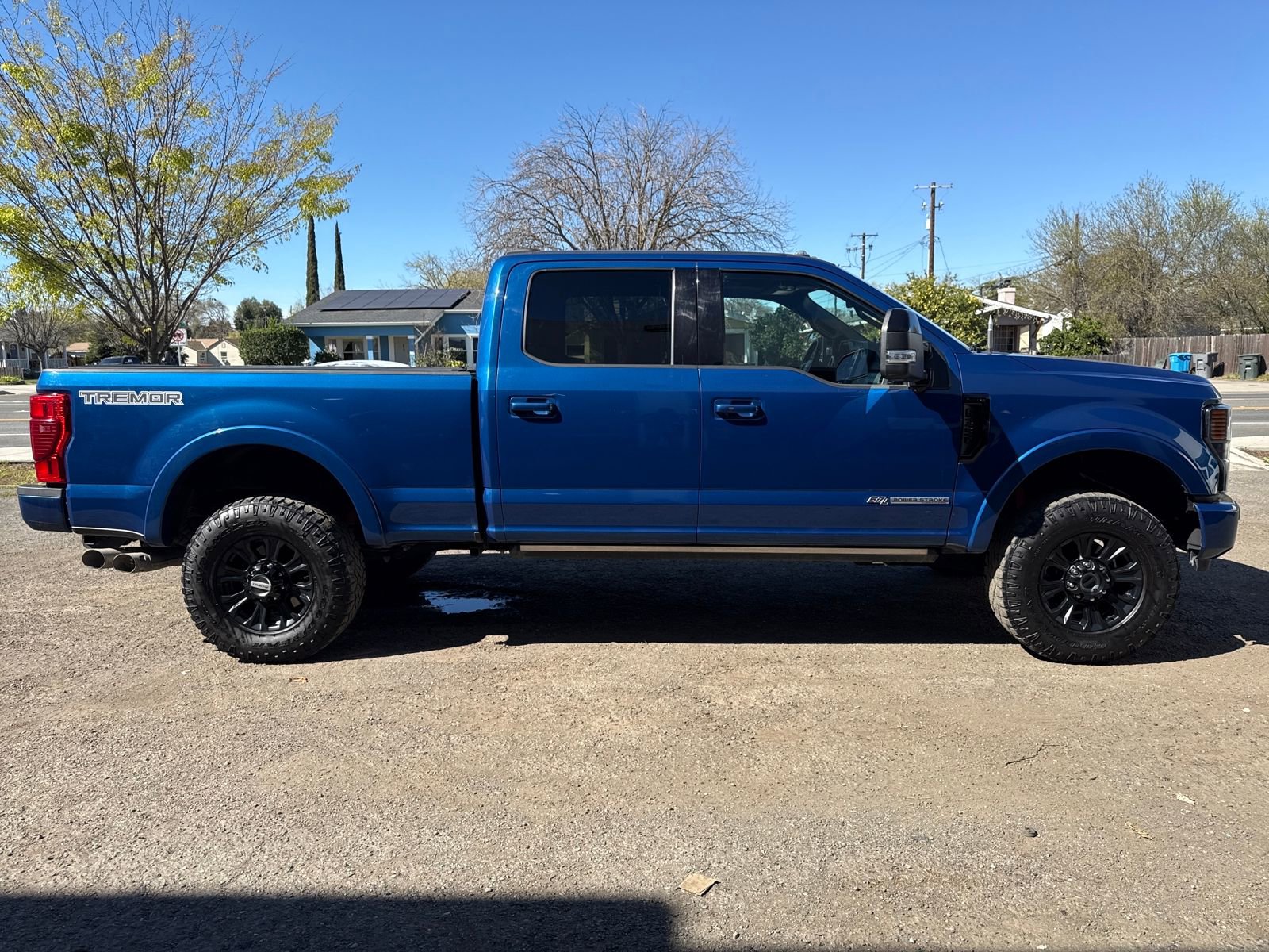 Used 2022 Ford F350 Lariat w/ Tremor Off-Road Package image 6