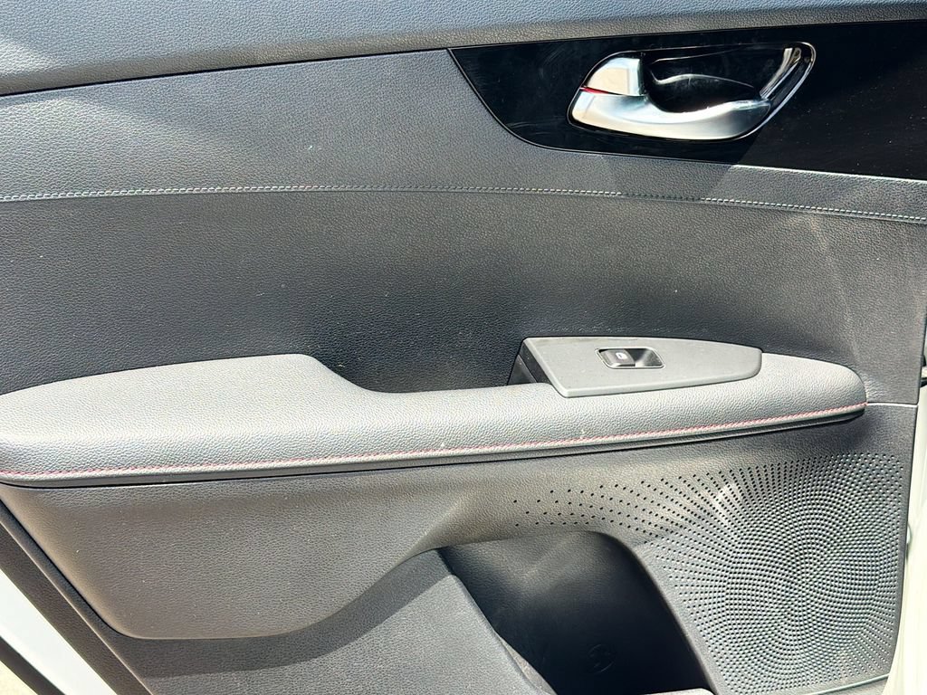 Used 2024 Kia Forte GT FWD image 27