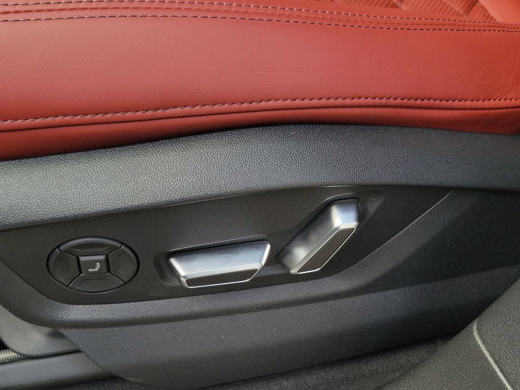 New 2026 Audi SQ8 Prestige AWD/4WD image 17