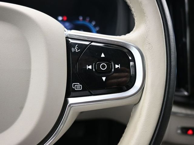 Used 2023 Volvo XC60 B6 Ultimate w/ Climate Package image 25