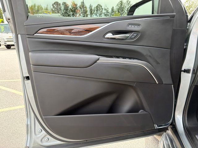 Used 2024 Cadillac Escalade ESV Premium Luxury image 10