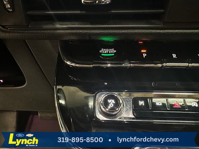 Used 2023 Lincoln Corsair Reserve w/ Equipment Group 201A AWD/4WD image 17