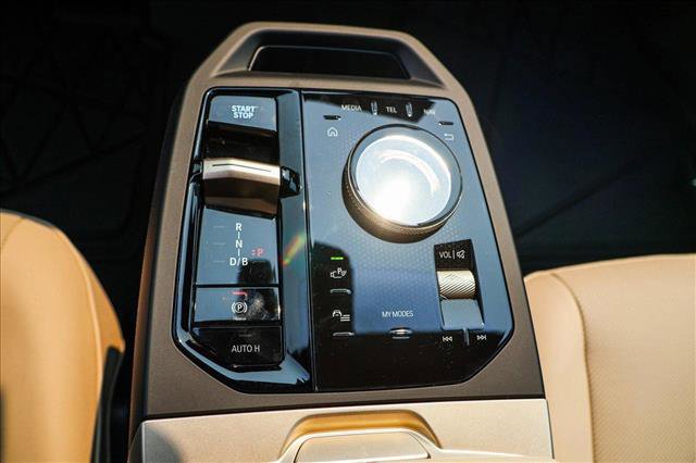 Used 2026 BMW iX xDrive60 image 19
