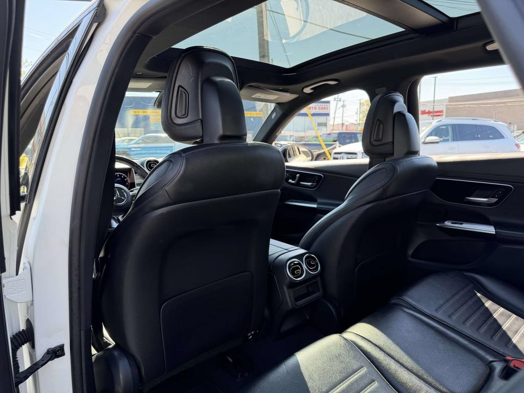 Used 2025 Mercedes-Benz GLC 43 AMG 4MATIC image 19