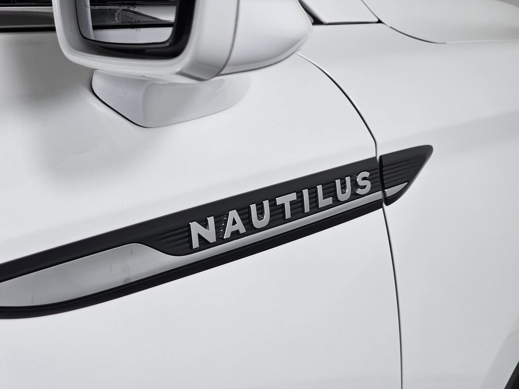 Certified 2022 Lincoln Nautilus Reserve w/ Equipment Group 202A AWD/4WD image 10
