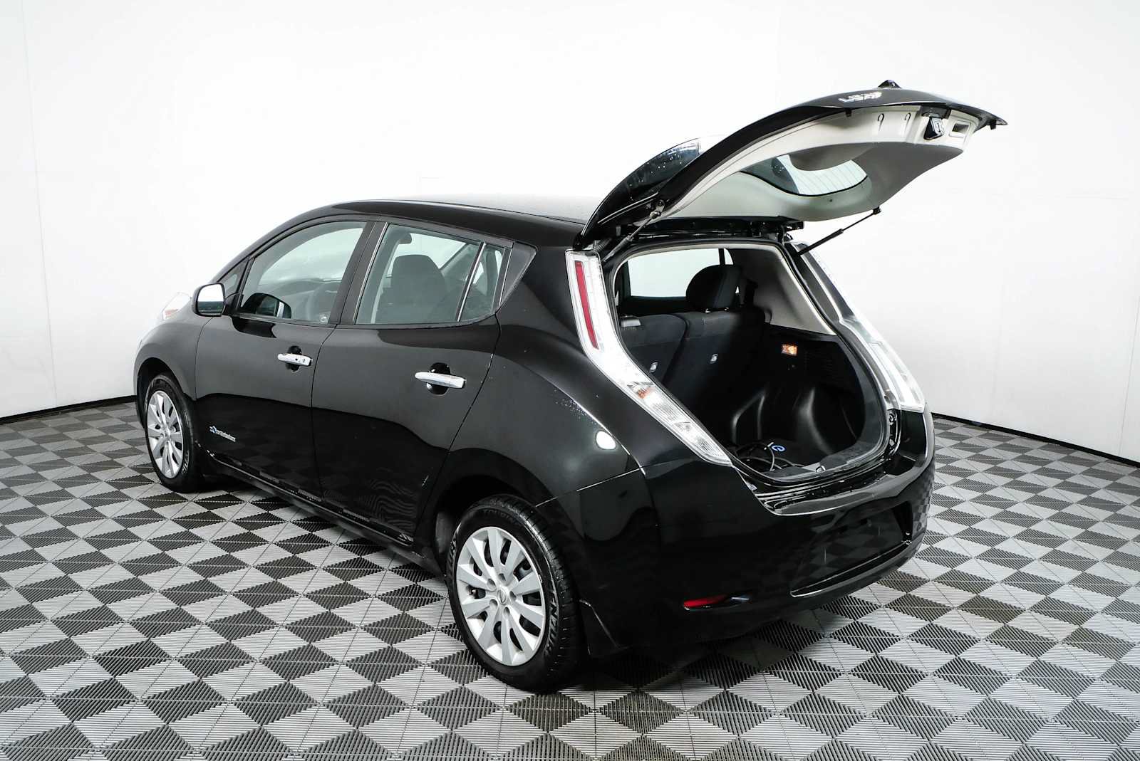 Used 2017 Nissan Leaf S w/ Charge Package FWD image 29