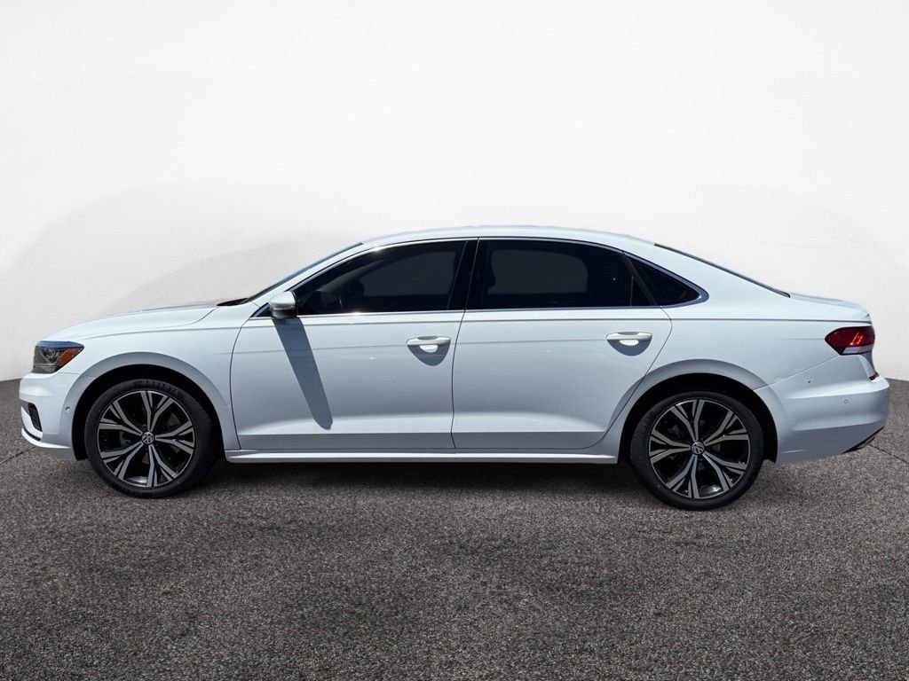 Used 2020 Volkswagen Passat 2.0T SEL FWD image 2