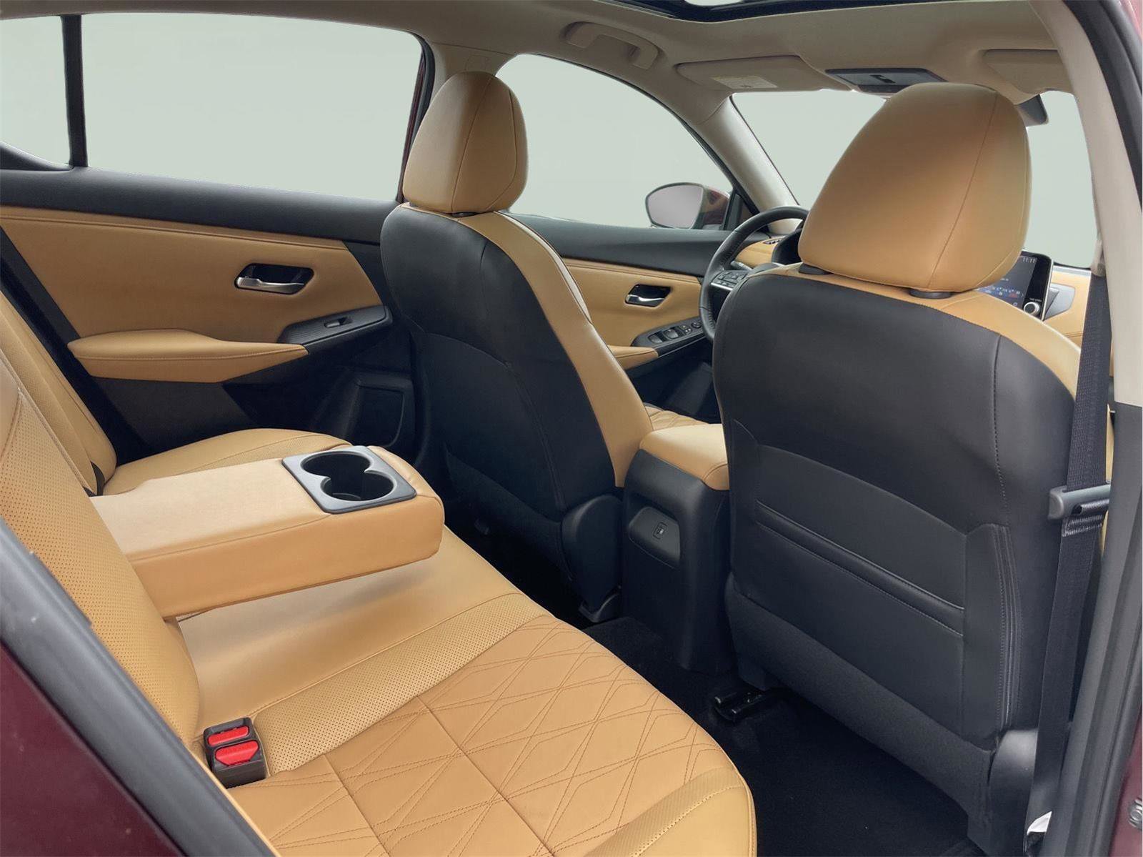 Used 2023 Nissan Sentra SV w/ SV Premium Package FWD image 17
