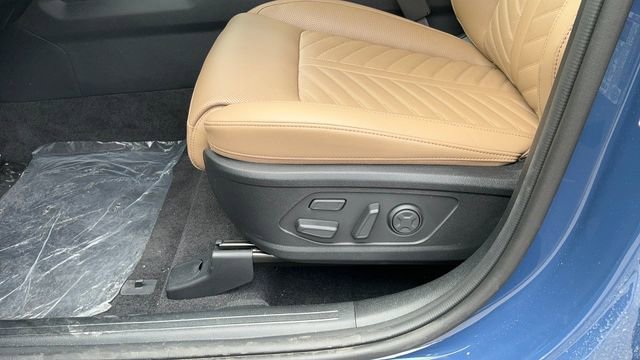 Certified 2025 Kia Sorento SX Prestige w/ Olive Brown Leather Package image 32