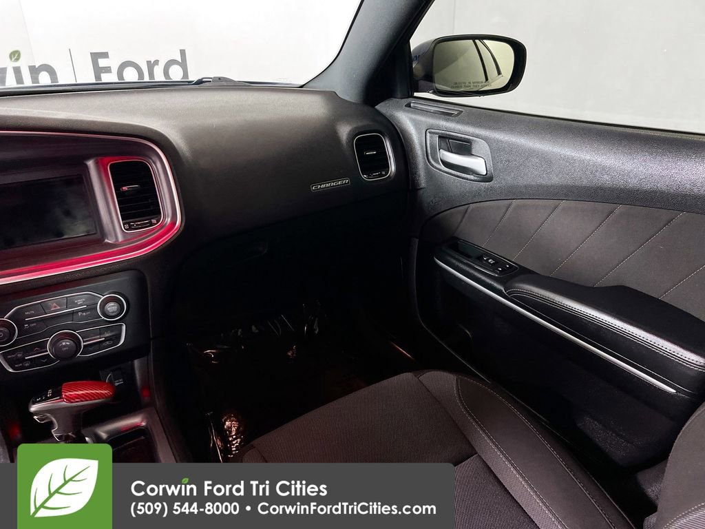 Used 2020 Dodge Charger SXT image 24