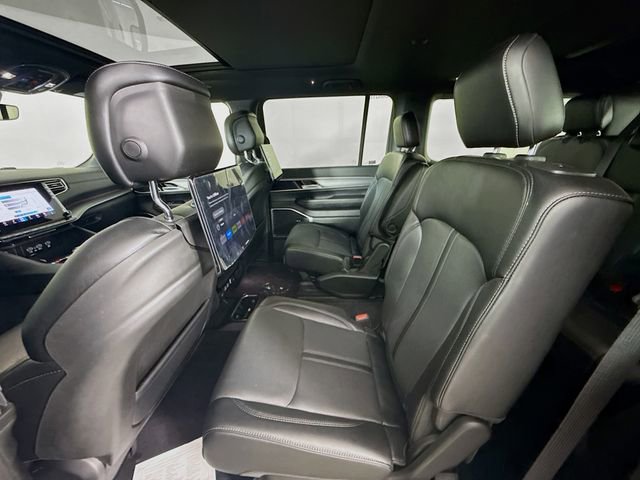 Used 2024 Jeep Wagoneer Series II AWD/4WD image 25