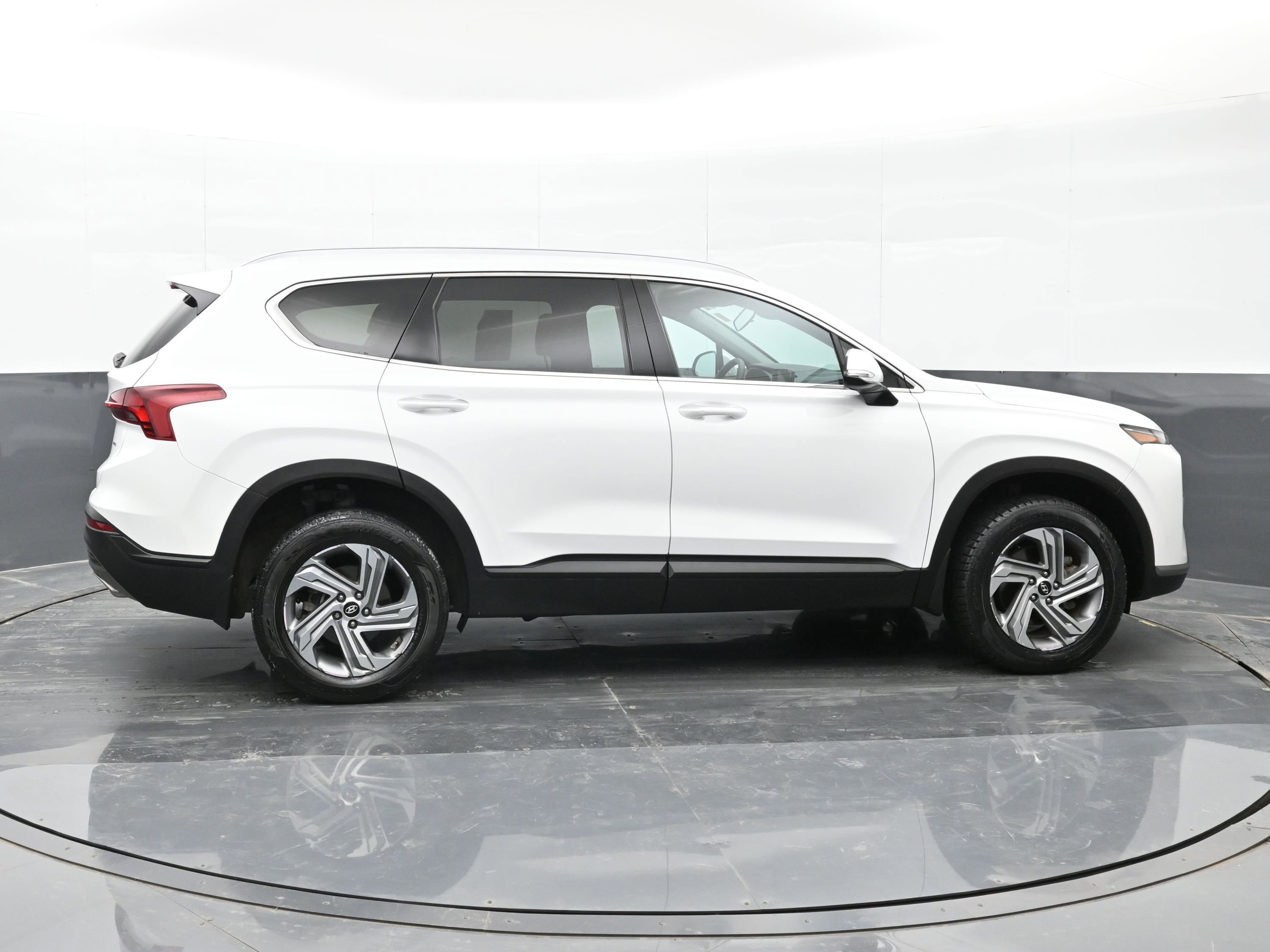 Certified 2023 Hyundai Santa Fe SEL w/ Cargo Package image 9